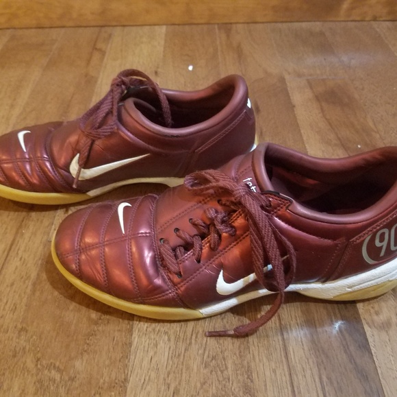 nike total 90 indoor shoes